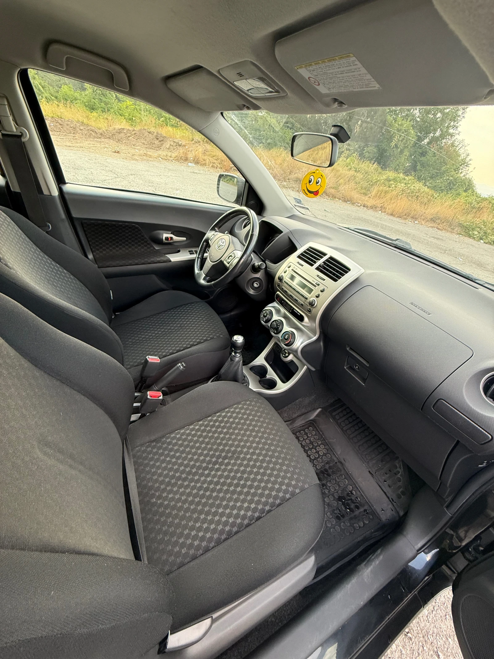 Toyota Urban Cruiser 1.33 VVT-i (100 к.с), снимка 7 - Автомобили и джипове - 55655246