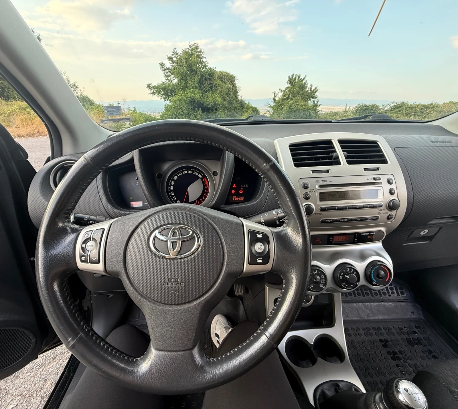 Toyota Urban Cruiser 1.33 VVT-i (100 к.с), снимка 5 - Автомобили и джипове - 55655246