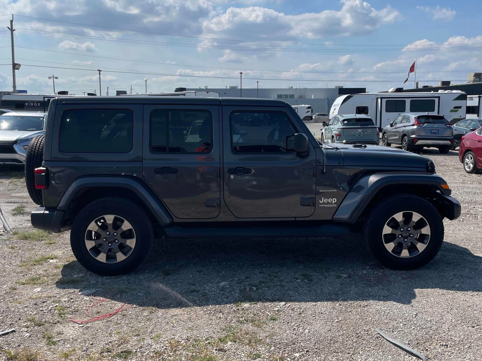 Jeep Wrangler * Sahara * АВТОКРЕДИТ БЕЗ ПЪРВОНАЧАЛНА ВНОСКА* , снимка 3 - Автомобили и джипове - 55822806