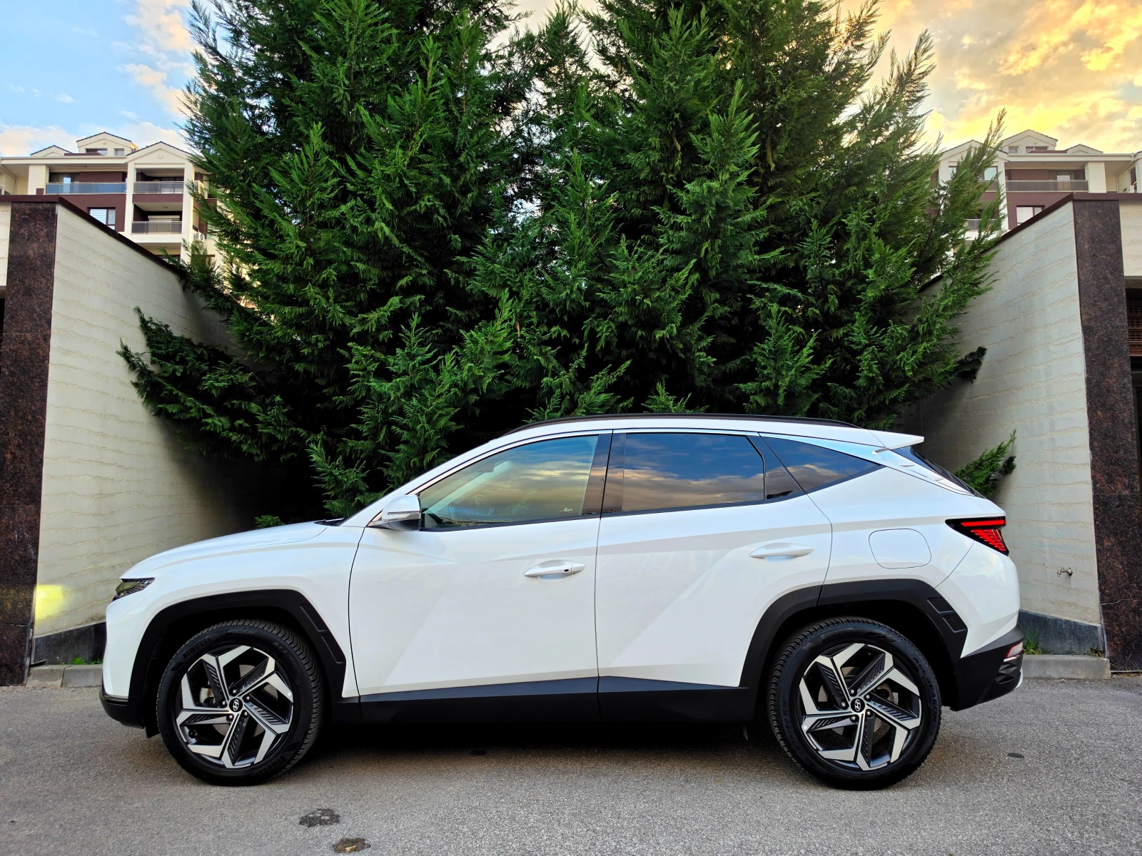Hyundai Tucson 1.6 HIBRIDE-PREMIUM , снимка 8 - Автомобили и джипове - 56224118