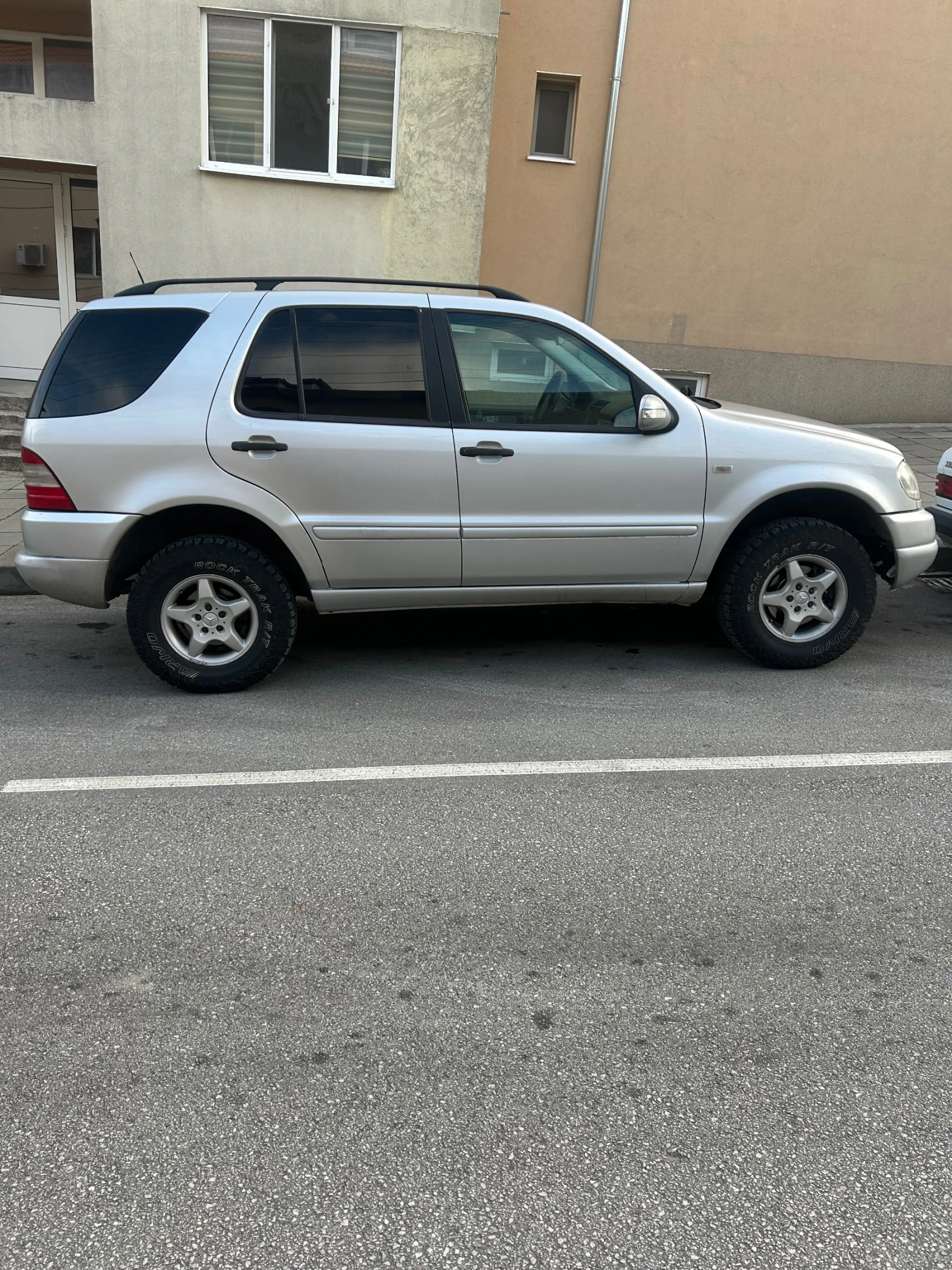 Mercedes-Benz ML 270, снимка 5 - Автомобили и джипове - 56522763