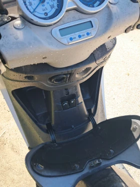 Piaggio Beverly 200, снимка 9