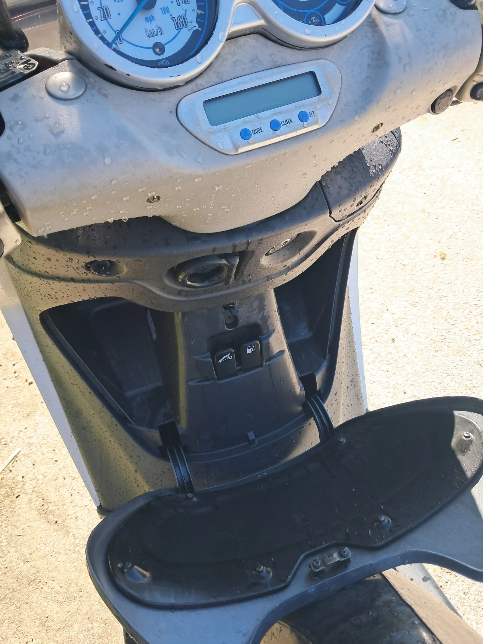 Piaggio Beverly 200, снимка 9 - Мотоциклети и мототехника - 54328514