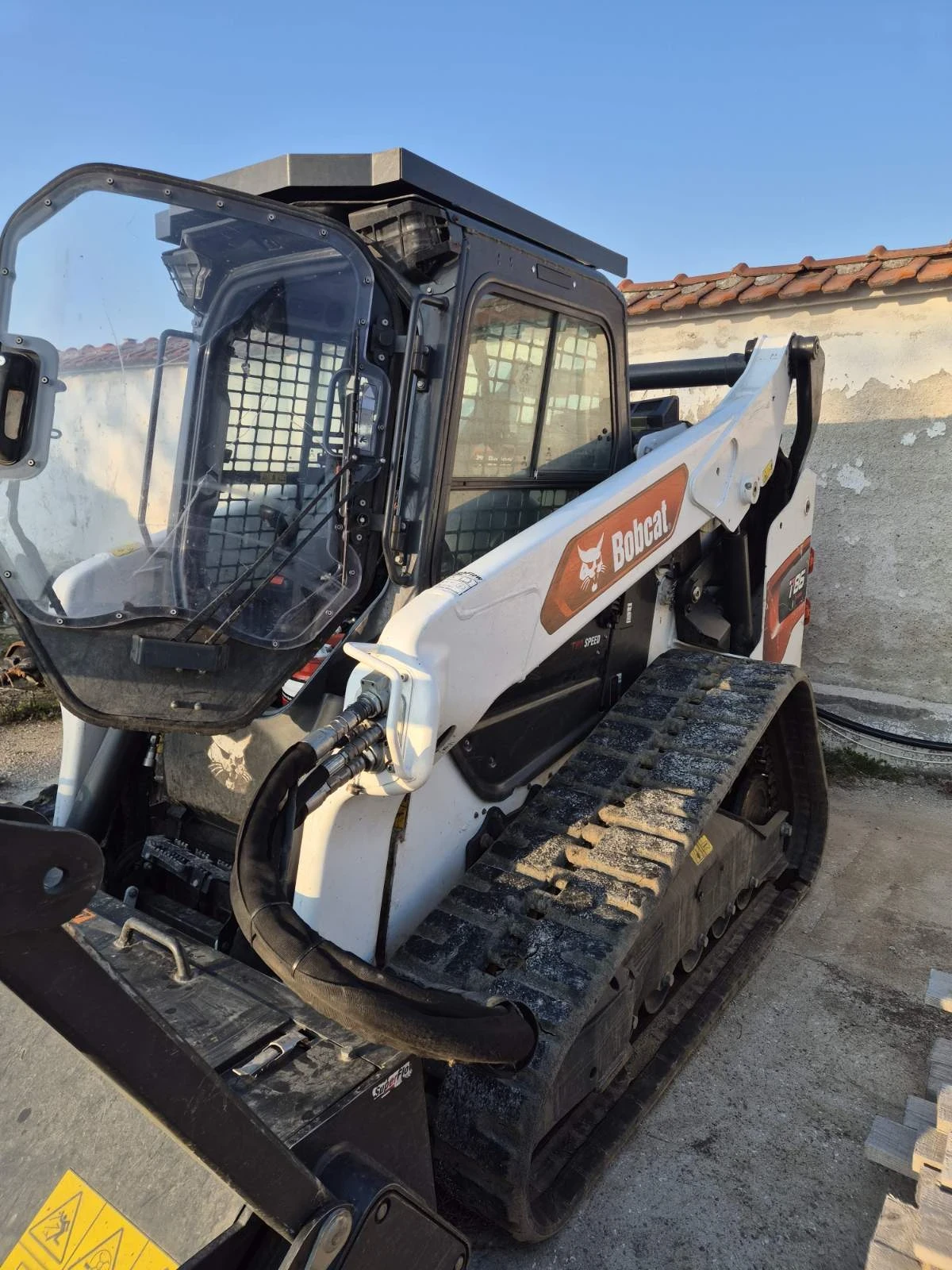 Мини челни товарачи Bobcat T86 - изображение 3