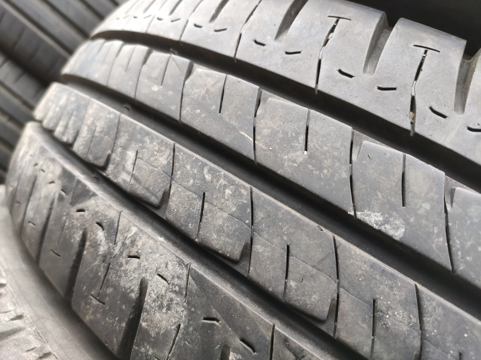 Гуми Летни 215/70R15, снимка 2 - Гуми и джанти - 55272706