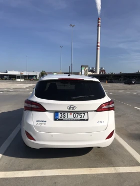 Hyundai I30 1.6 CRDI 110 к.с Weekend-Automat , снимка 5