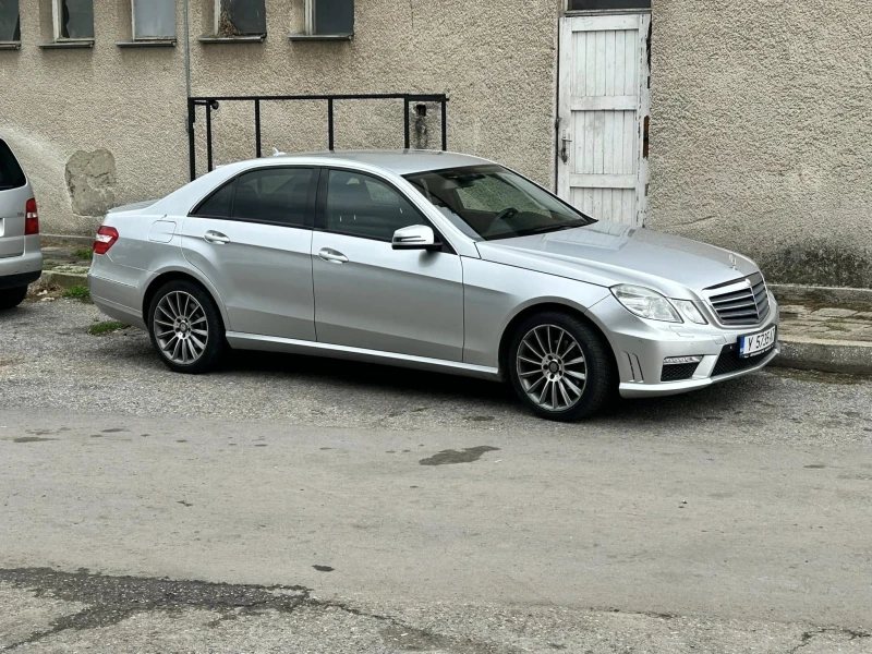 Mercedes-Benz E 220 CDI, снимка 2 - Автомобили и джипове - 48167093