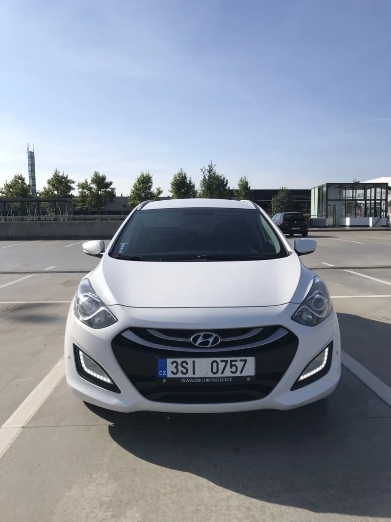 Hyundai I30 1.6 CRDI 110 к.с Weekend-Automat , снимка 6 - Автомобили и джипове - 48403111