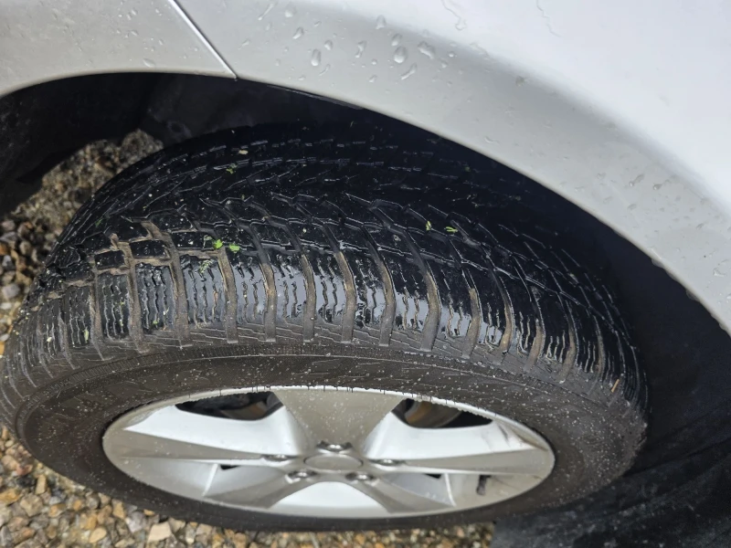 Toyota Avensis T27 1.8 VVTI, снимка 10 - Автомобили и джипове - 50401050