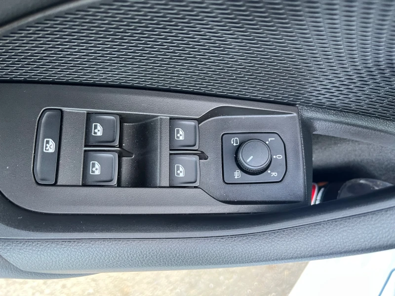 Skoda Octavia 1.5TSI Style Plus, снимка 14 - Автомобили и джипове - 52866598