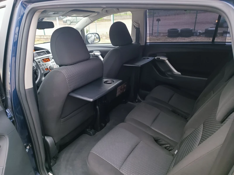 Toyota Verso 1.8i-147кс-ШВЕЙЦАРИЯ-РЪЧКА-6ск-7м-KEYLESS, снимка 10 - Автомобили и джипове - 52894003