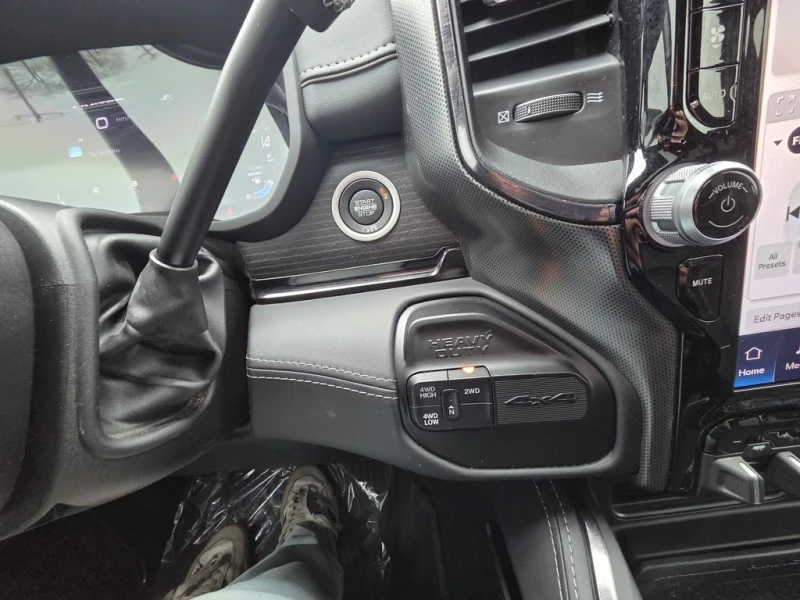 Dodge RAM 3500 * Limited * CARFAX * БЕЗ ПЪРВОНАЧАЛНА ВНОСКА, снимка 12 - Автомобили и джипове - 53075152