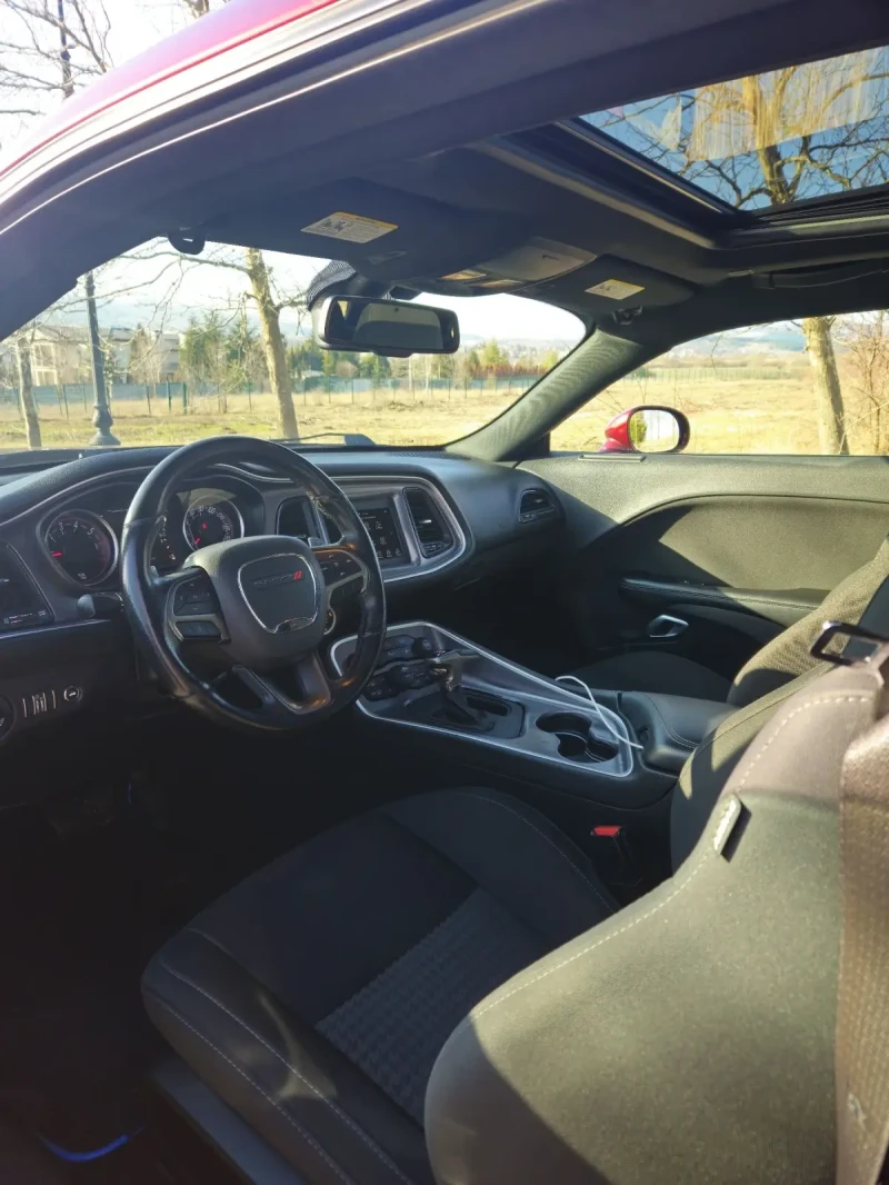 Dodge Challenger 5.7 HEMI R/T 2019, снимка 12 - Автомобили и джипове - 53160682