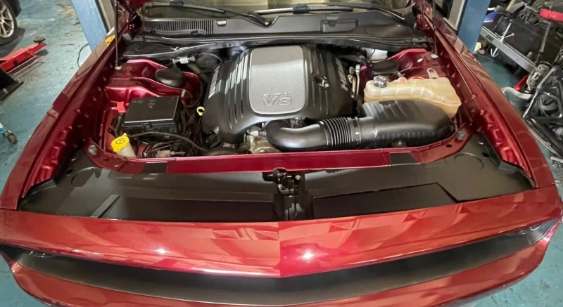 Dodge Challenger 5.7 HEMI R/T 2019, снимка 16 - Автомобили и джипове - 53160682