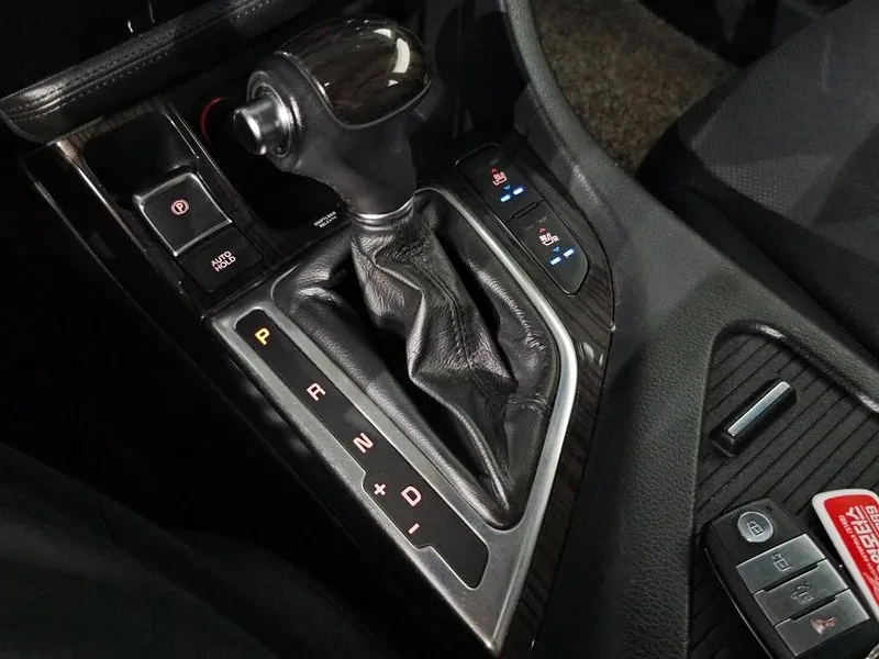Kia K5 Noblesse, снимка 9 - Автомобили и джипове - 55786552