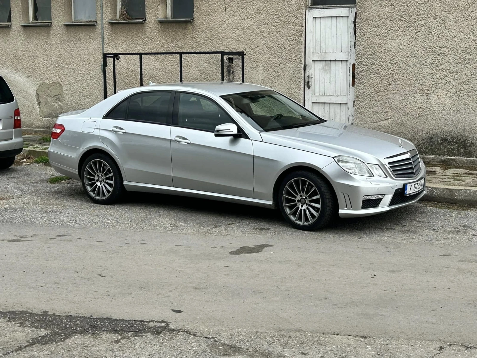 Mercedes-Benz E 220 CDI - изображение 2