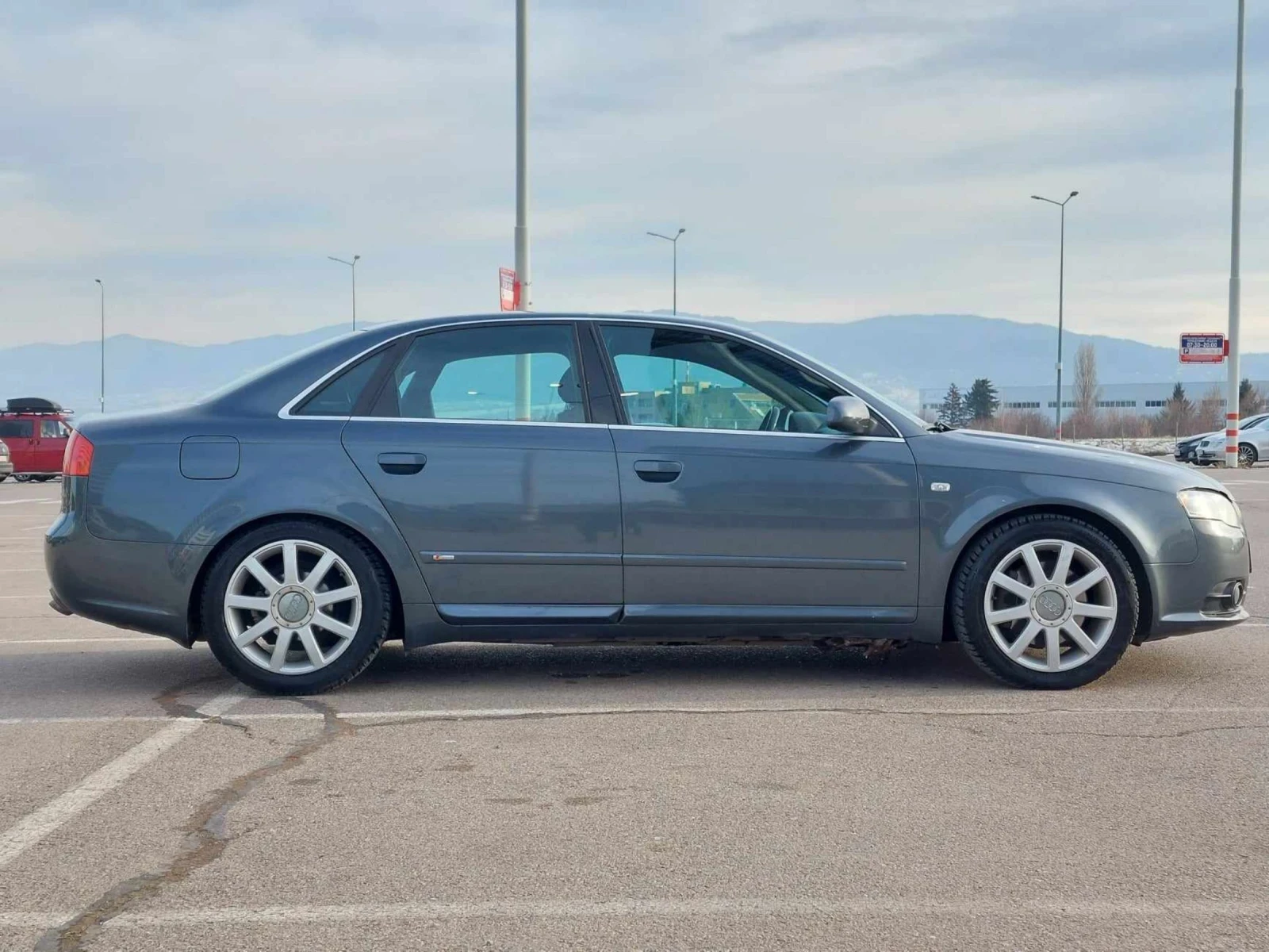 Audi A4 2.0TDI S-line - изображение 4