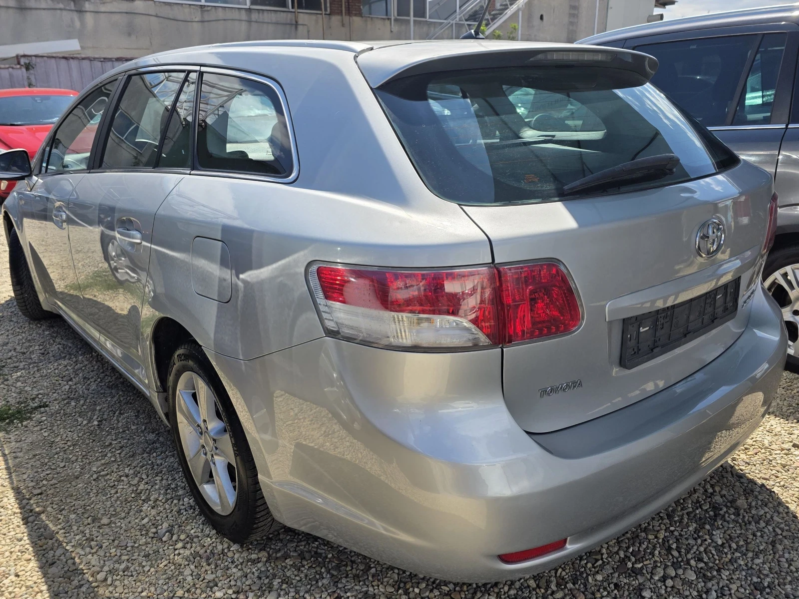 Toyota Avensis T27 1.8 VVTI - изображение 6