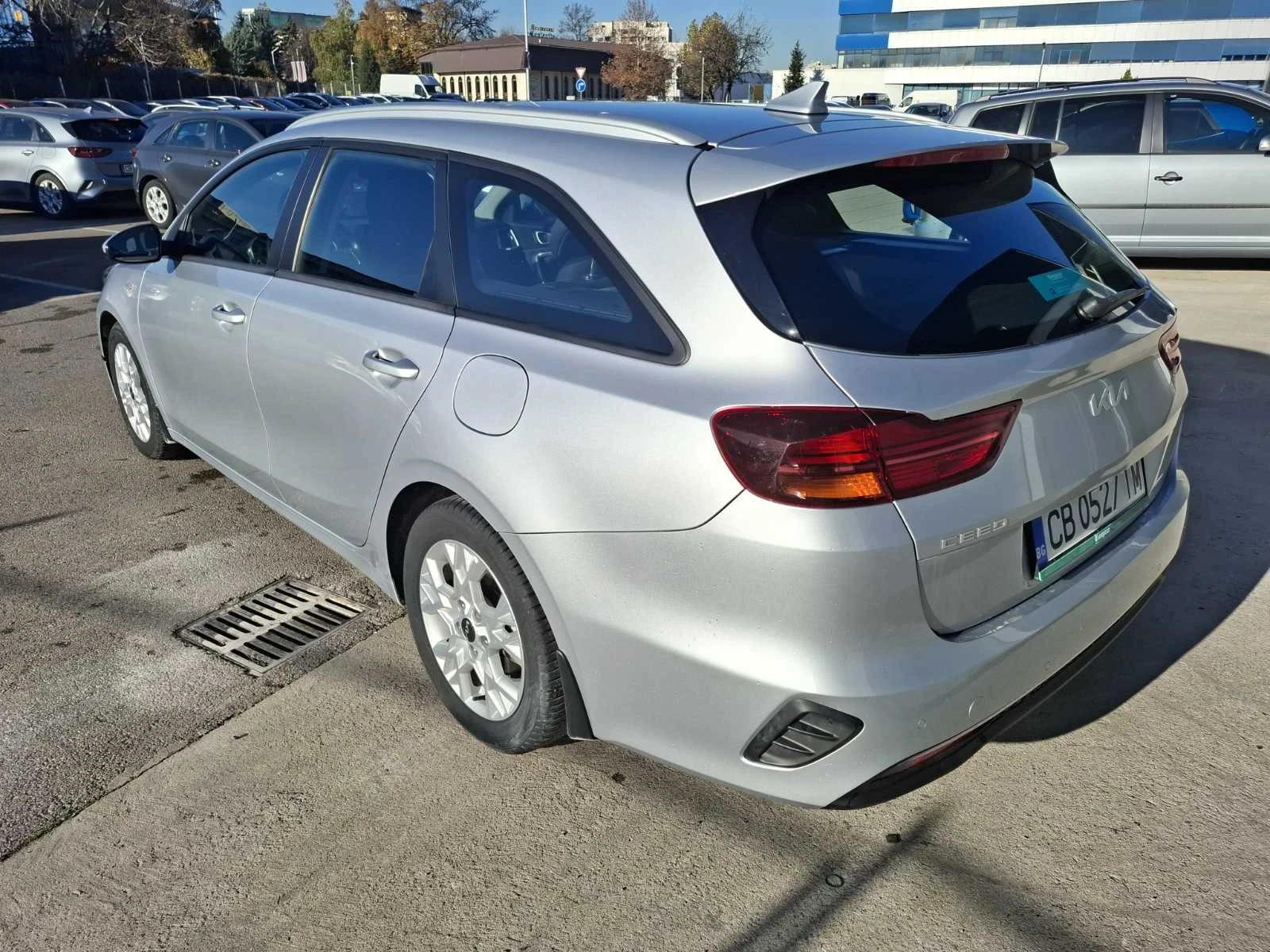 Kia Ceed 1.5 T-gdi  SW Comfort Гаранция - изображение 6