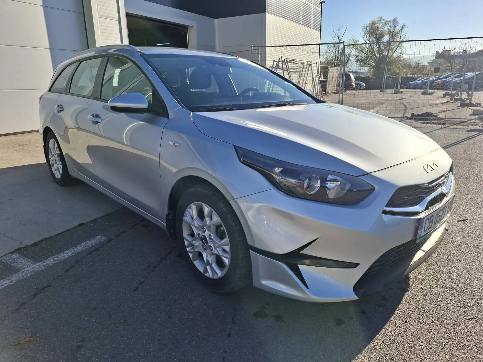 Kia Ceed 1.5 T-gdi  SW Comfort Гаранция - изображение 3