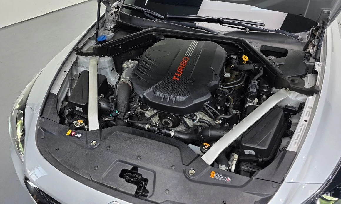 Kia Stinger, снимка 6 - Автомобили и джипове - 53760347