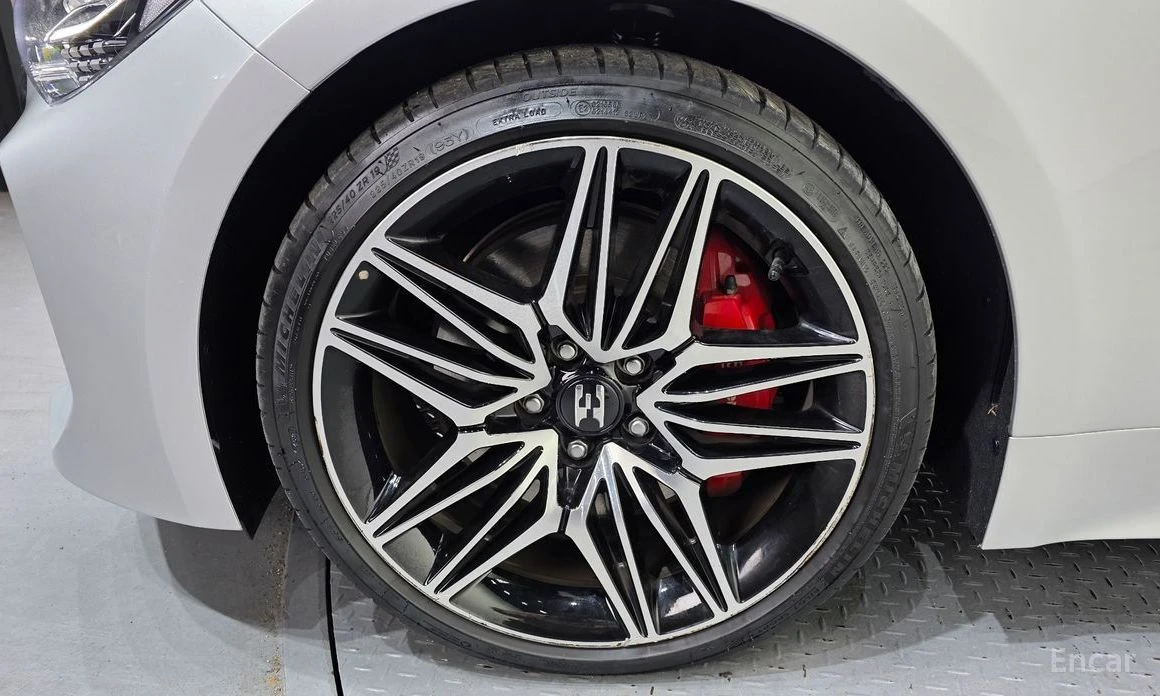 Kia Stinger, снимка 5 - Автомобили и джипове - 53760347