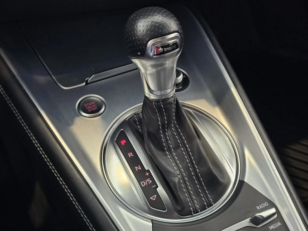 Audi Tt 2.0T* AвтоКредит * (ЦЕНА ДО БГ), снимка 13 - Автомобили и джипове - 54003748