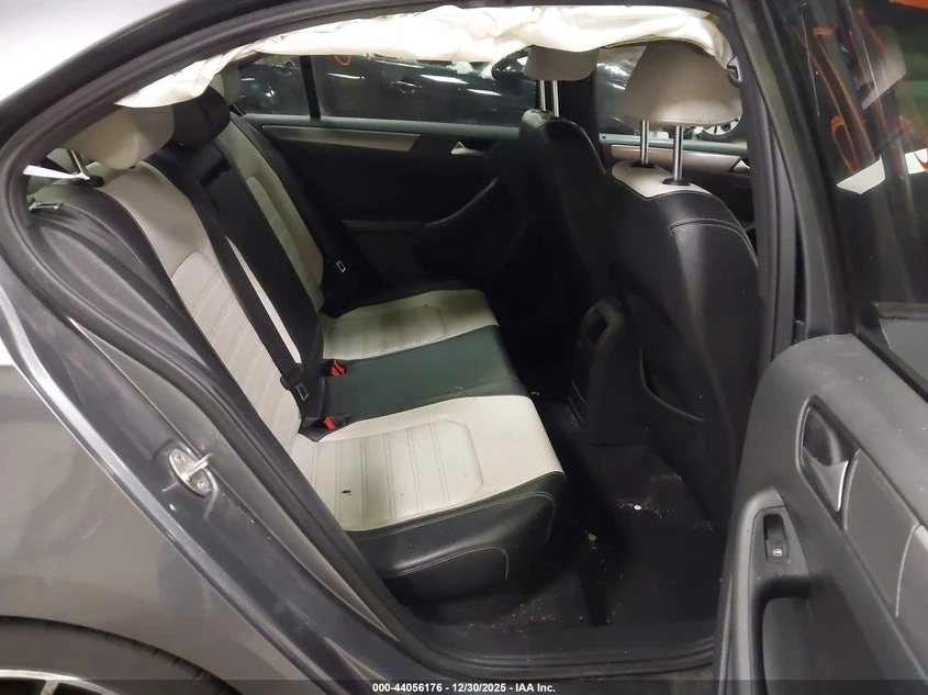 VW Jetta 1.8L I-4 DI, DOHC, VVT, TURBO, 170HP Front Wheel | Mobile.bg � ����������� 8