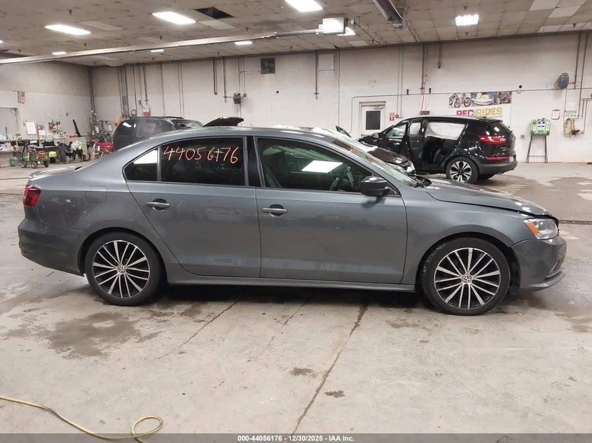 VW Jetta 1.8L I-4 DI, DOHC, VVT, TURBO, 170HP Front Wheel | Mobile.bg � ����������� 13