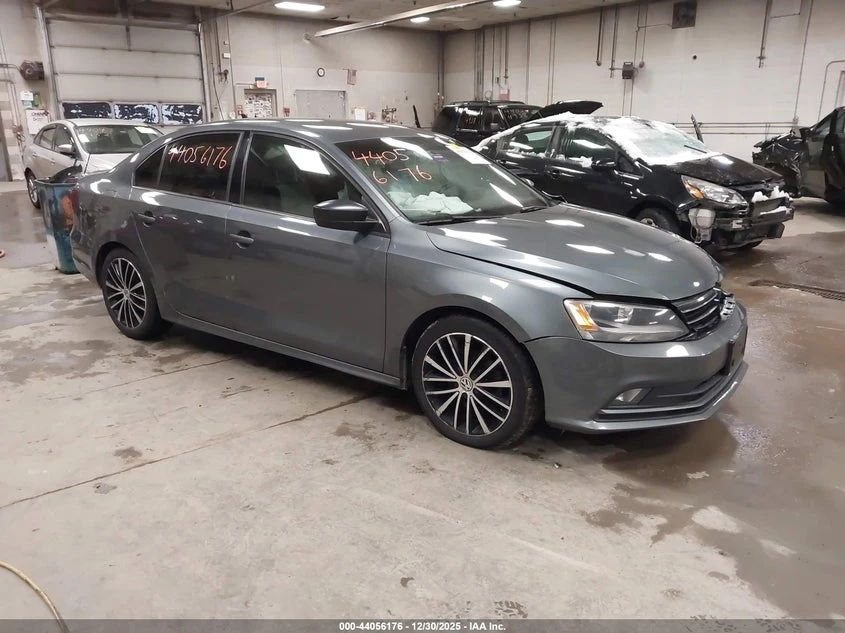 VW Jetta 1.8L I-4 DI, DOHC, VVT, TURBO, 170HP Front Wheel | Mobile.bg � ����������� 1