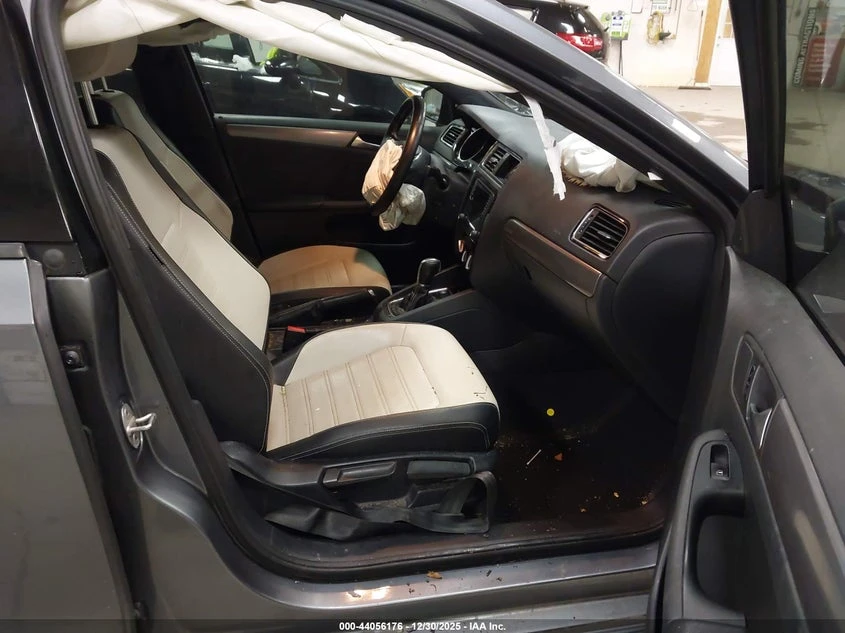 VW Jetta 1.8L I-4 DI, DOHC, VVT, TURBO, 170HP Front Wheel | Mobile.bg � ����������� 5
