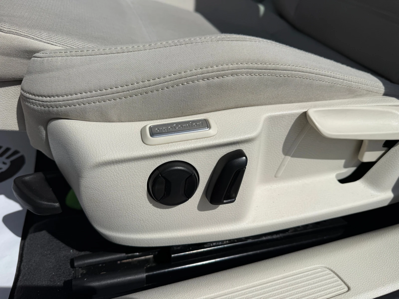 VW Passat 2.0///150p.s///Distronic///TOP///Hi-Line///BMT///, снимка 14 - Автомобили и джипове - 54081965