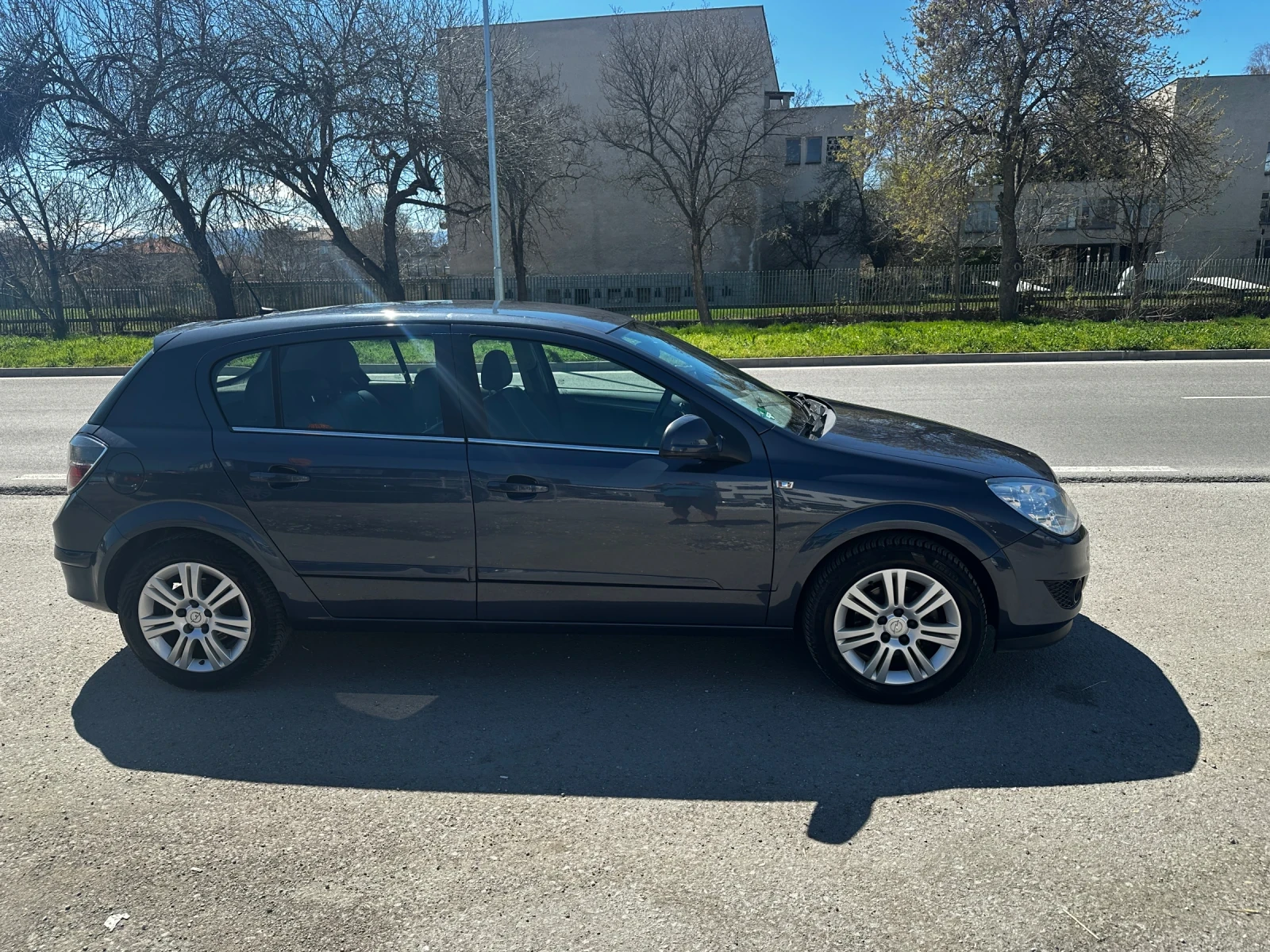 Opel Astra 1.6 Бензин, снимка 3 - Автомобили и джипове - 54112460