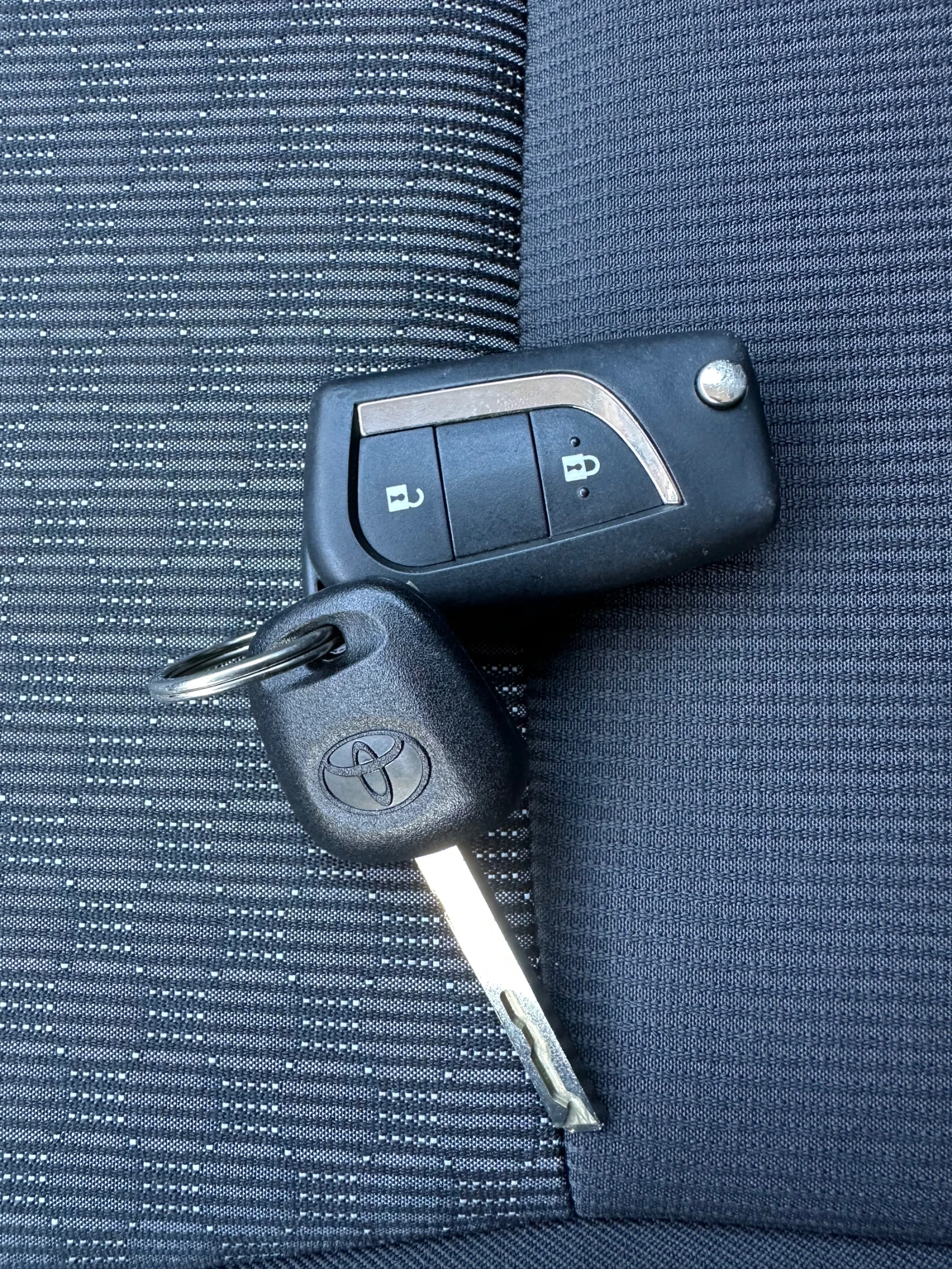 Toyota Yaris 1.33-БЕНЗИН-КАМЕРА, снимка 15 - Автомобили и джипове - 54361610