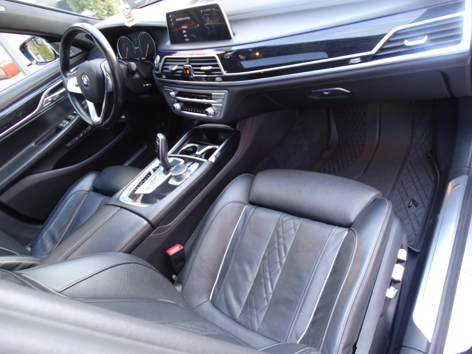 BMW 740 740 edrive, снимка 12 - Автомобили и джипове - 54726490