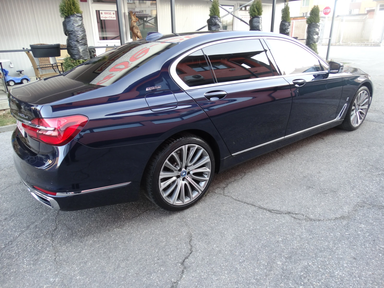 BMW 740 740 edrive, снимка 10 - Автомобили и джипове - 54726490