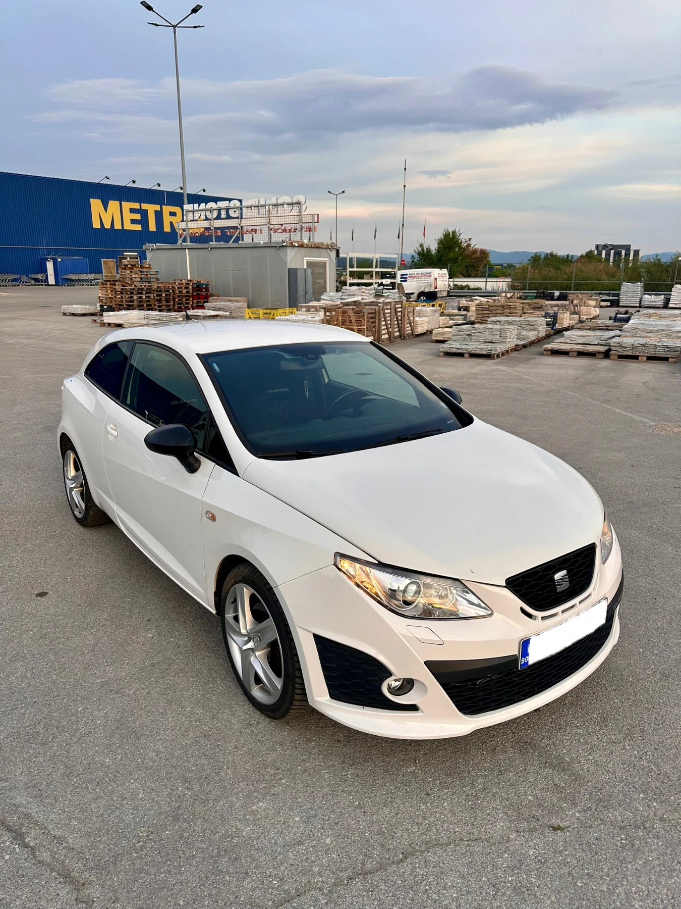 Seat Ibiza CUPRA 1.4TSI, снимка 2 - Автомобили и джипове - 54874135