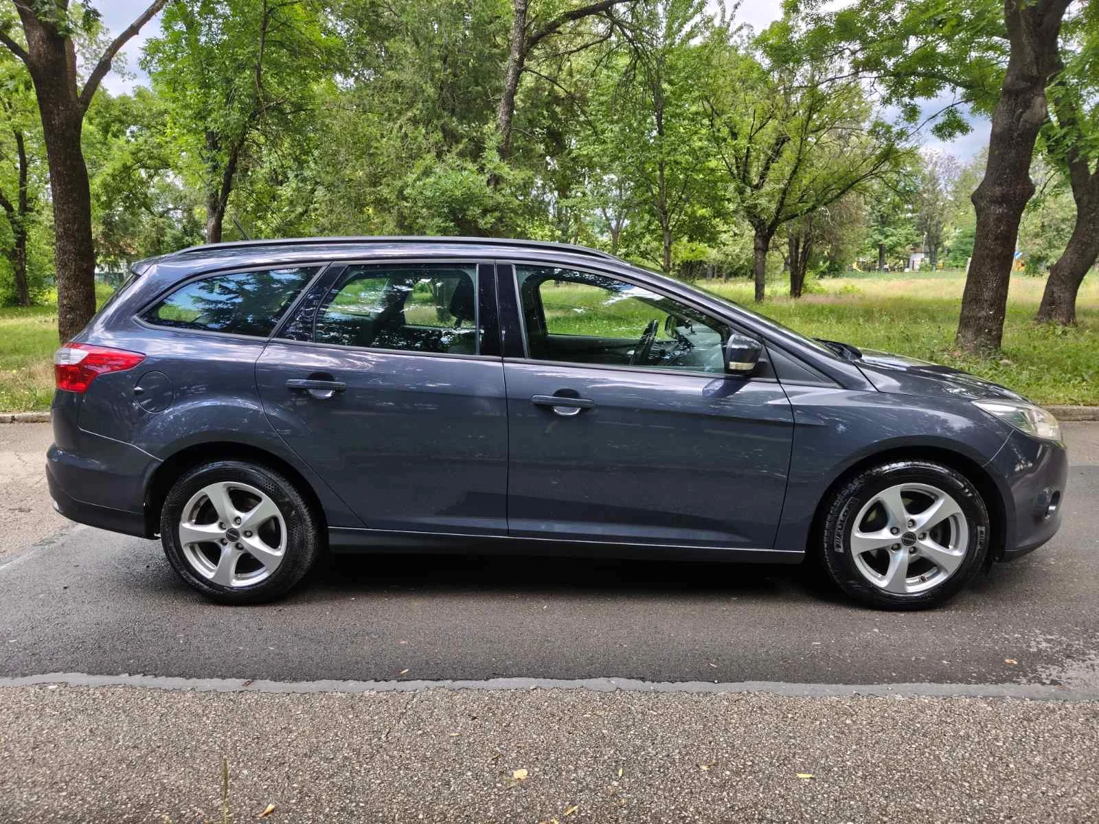 Ford Focus 2013г Нов внос от Германия / Два комплекта гуми , снимка 4 - Автомобили и джипове - 55222036