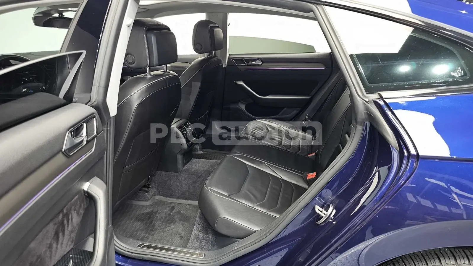 VW Arteon 2.0TDI PRESTIGE !R PACK! HEAD UP/PANORAMA/360CAM | Mobile.bg � ����������� 10