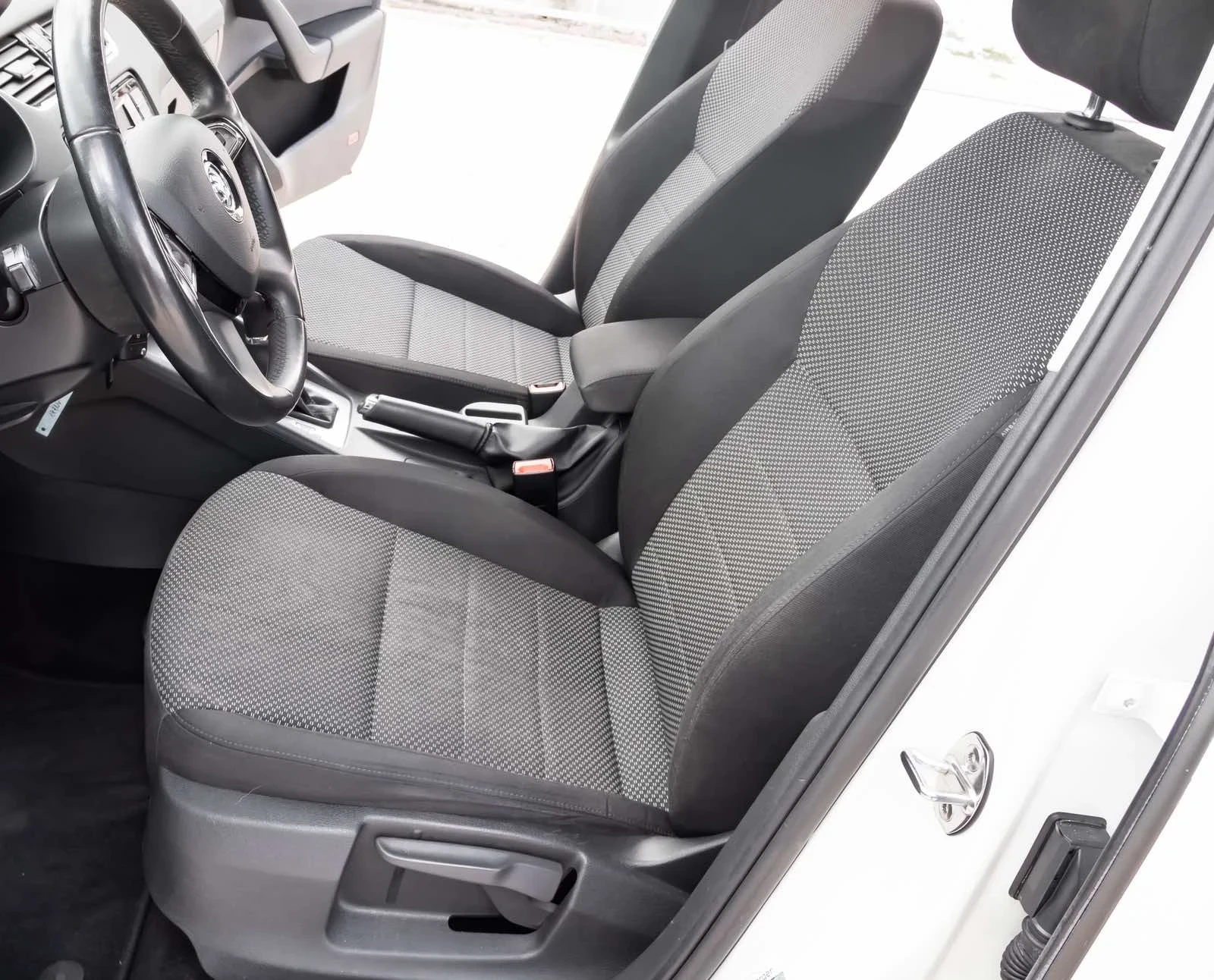 Skoda Octavia, снимка 17 - Автомобили и джипове - 55449603