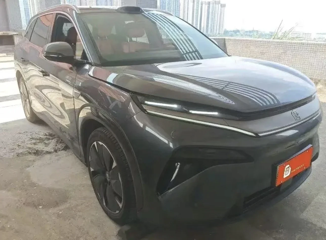 BYD Tang TANG L 1100к.с. НАЛИЧНА В ПЛОВДИВ