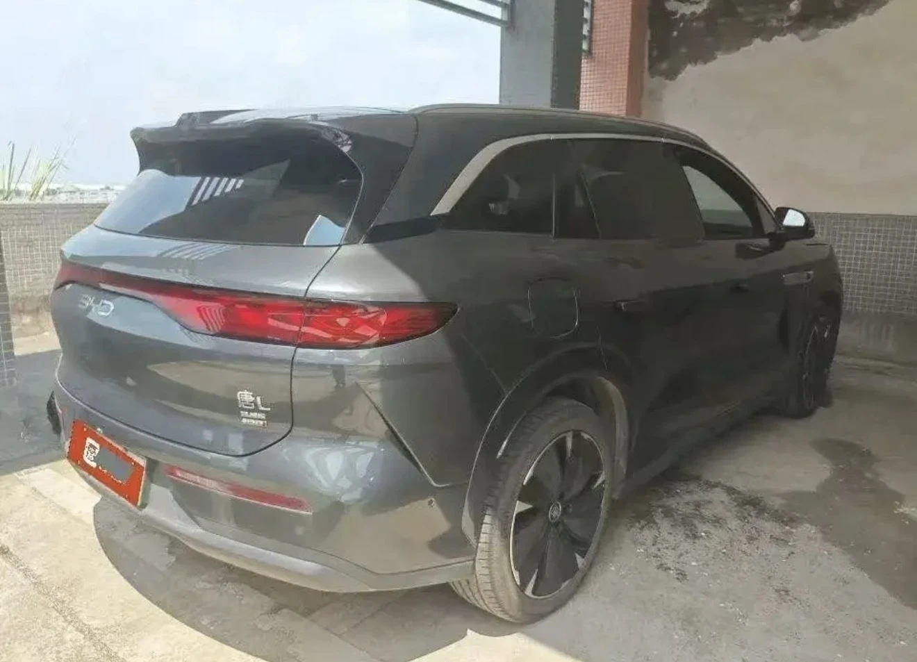 BYD Tang TANG L 1100к.с. НАЛИЧНА В ПЛОВДИВ, снимка 3 - Автомобили и джипове - 56338403