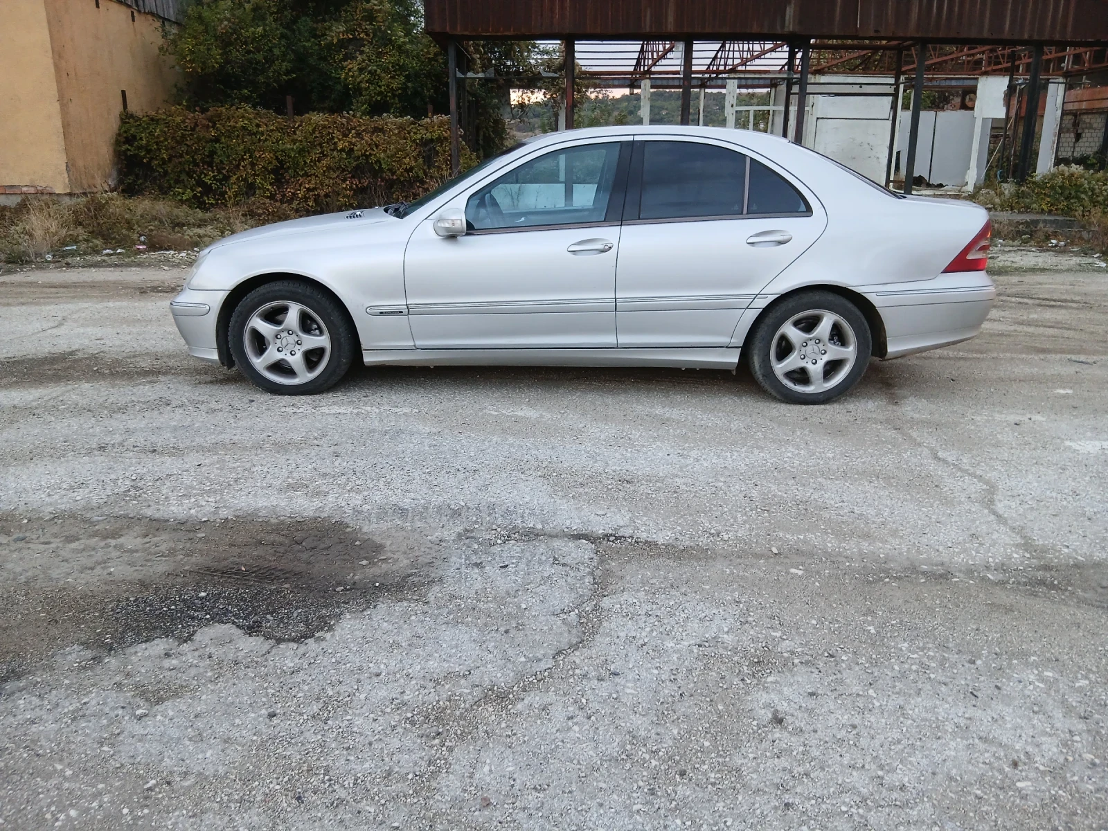 Mercedes-Benz C 220, снимка 9 - Автомобили и джипове - 56390534