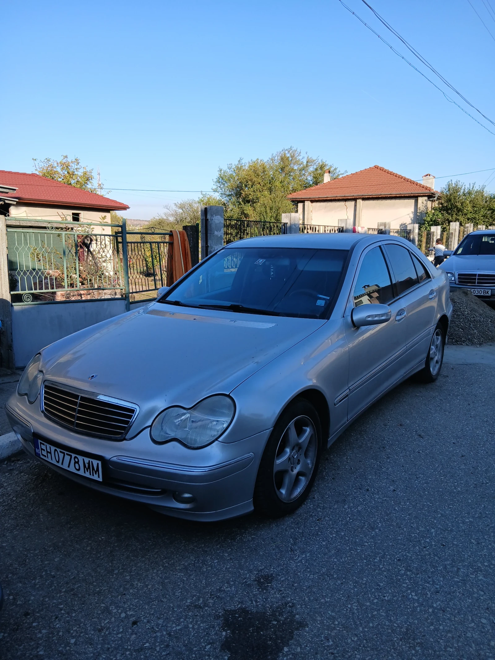 Mercedes-Benz C 220, снимка 3 - Автомобили и джипове - 56390534