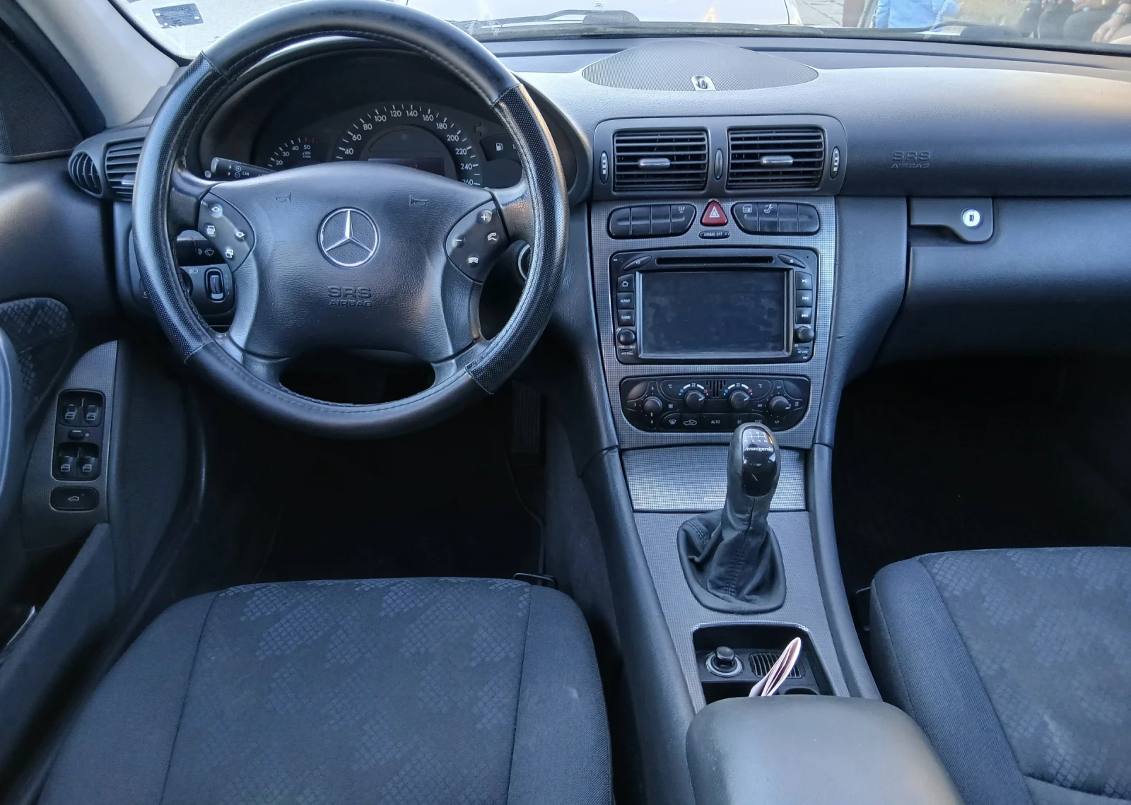 Mercedes-Benz C 220, снимка 7 - Автомобили и джипове - 56390534