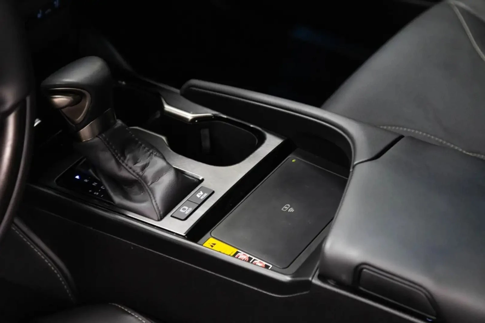Lexus ES 300h | ��������� | ������� | CARPLAY | ������� |  | Mobile.bg � ����������� 17