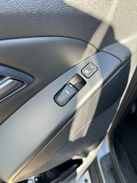 Hyundai IX35 Първи собственик 2.0 CRDI 4WD, снимка 9