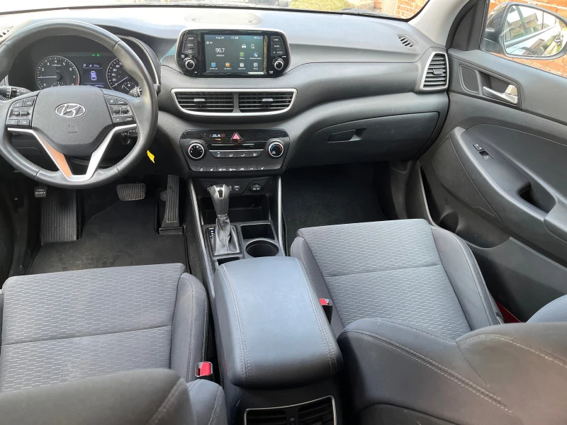 Hyundai Tucson 2.0GDI, снимка 11 - Автомобили и джипове - 48160658