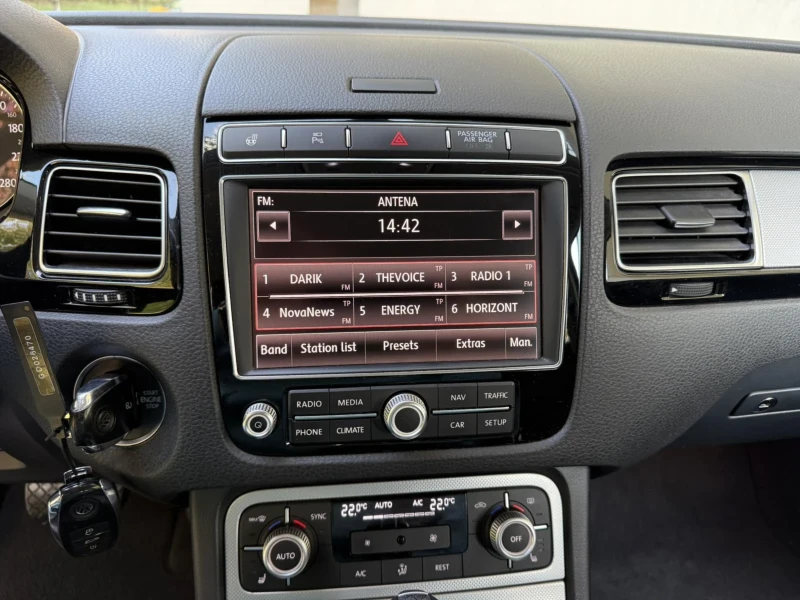 VW Touareg 3.0TDI / FACE / ПОДГРЕВ , снимка 13 - Автомобили и джипове - 52120057