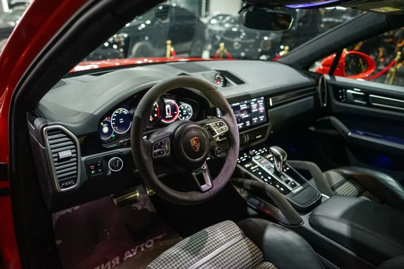 Porsche Cayenne 4.0 V8 COUPE TURBO GT FULL CARBON ЛИЗИНГ 100%, снимка 12 - Автомобили и джипове - 52704614